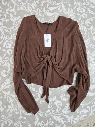 Sobrecamisa Stradivarius nudo frontal