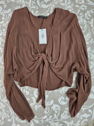 Sobrecamisa Stradivarius nudo frontal
