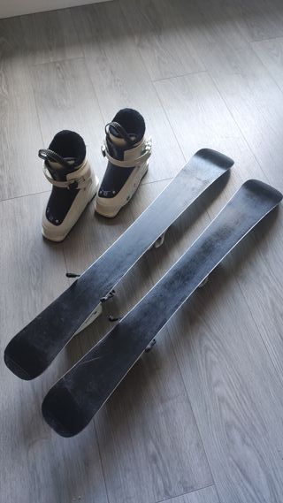 Botas y Esquís de Nieve