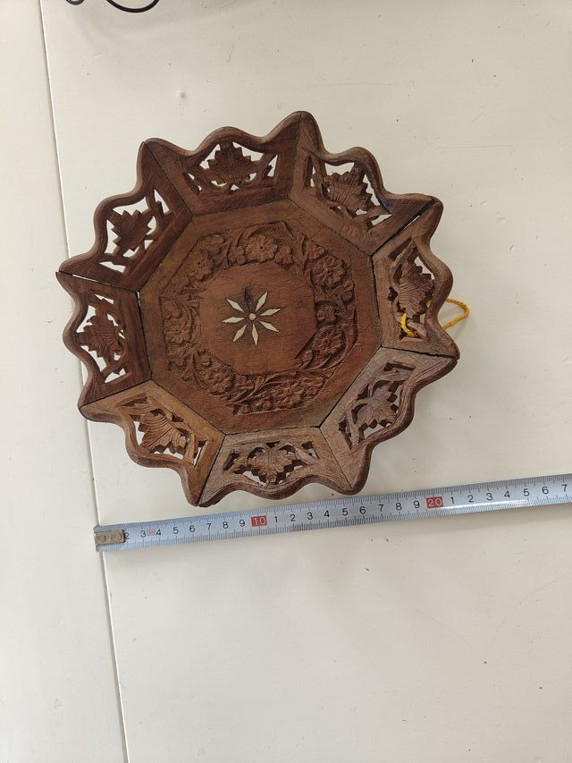 Bandeja mimbre y 2 platos madera/latón