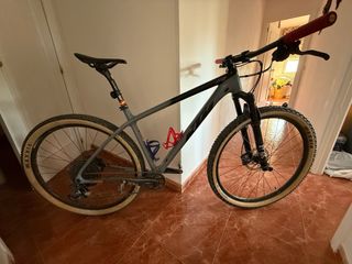 Bicicleta MTB KTM Carbono