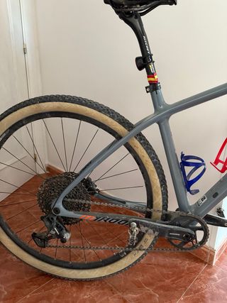 Bicicleta MTB KTM Carbono
