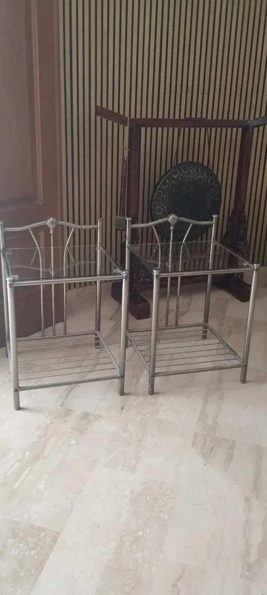 Mesas de noche cristal y metal