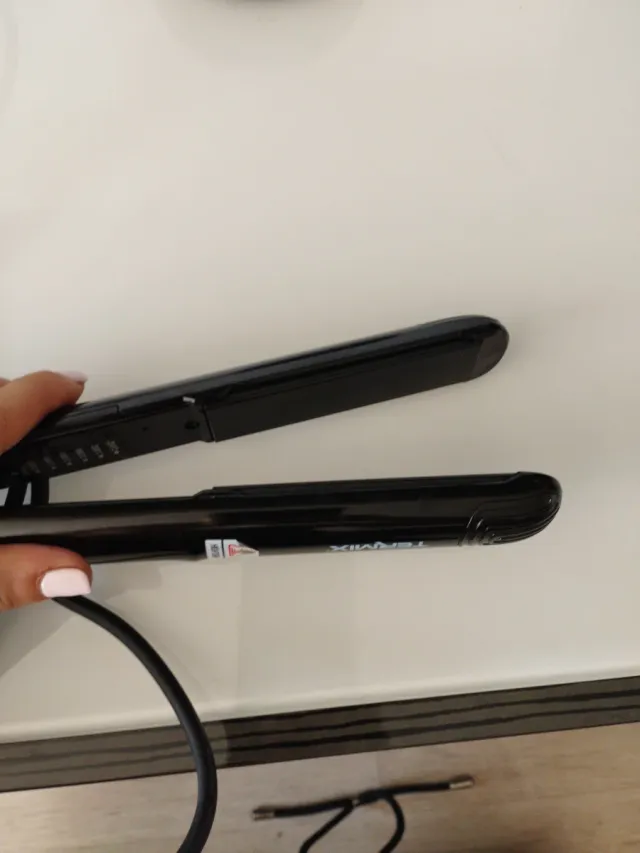 Plancha de pelo Termix negra