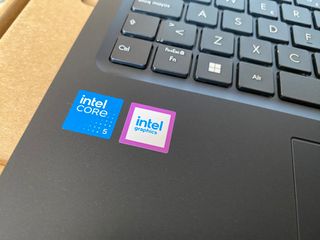 Portátil ASUS Vivobook 15 Negro/Gris