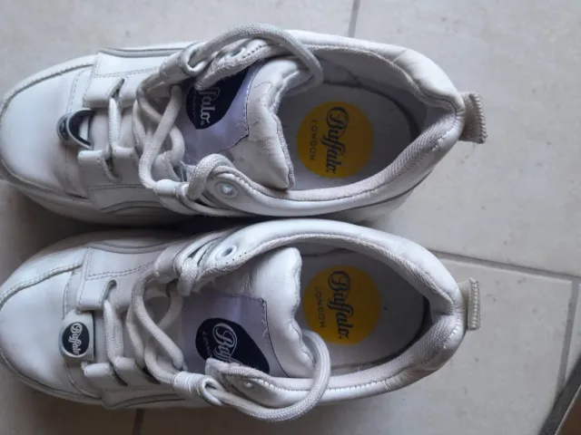 Buffalo London Classic Low Leather