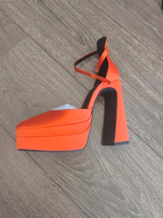 Zapatos de tacón naranja plataforma