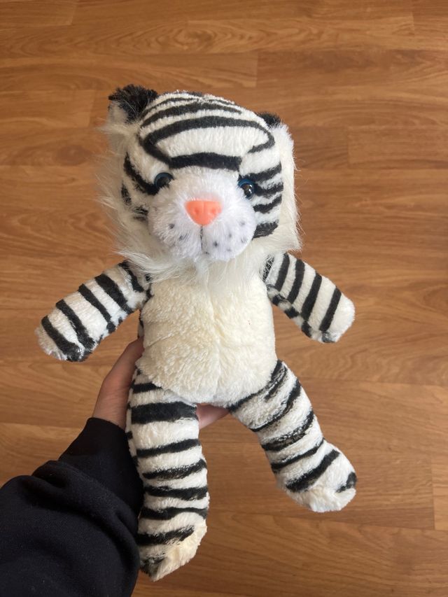 Peluche Tigre Rayas Blancas y Negras
