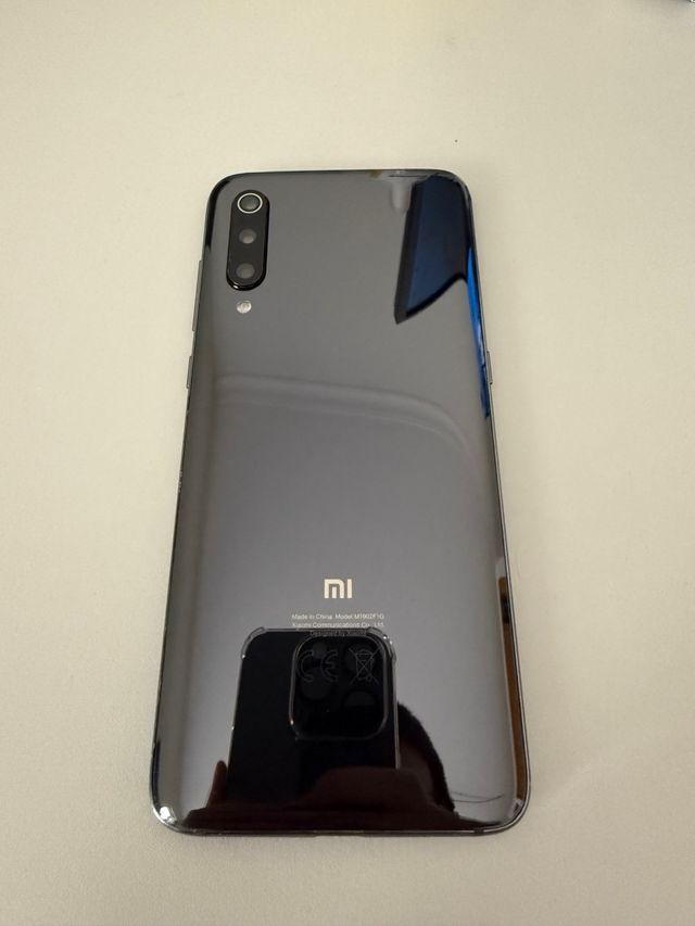 Xiaomi Mi 9 em bom estado