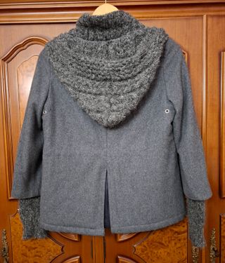 Abrigo corto mujer gris