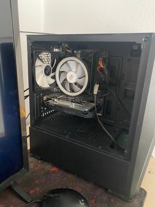Ordenador Gaming Negro y Blanco