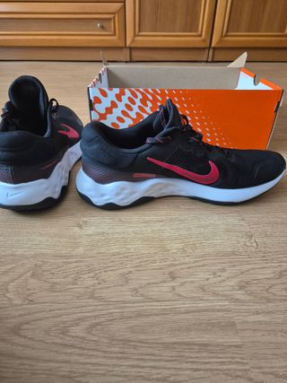 Zapatillas Nike Renew Ride 3 Negro/Rojo