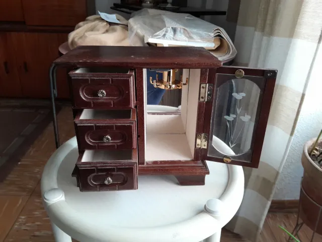 Joyero vintage madera con cajones y puerta