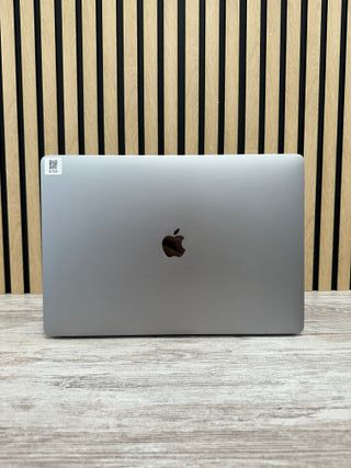 MacBook Pro 15" 2017 i7 16gb 500gb SSD