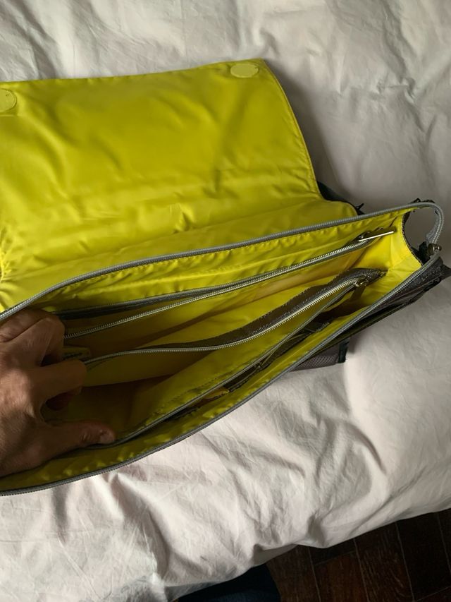 Bolso bandolera Ikea negro y gris