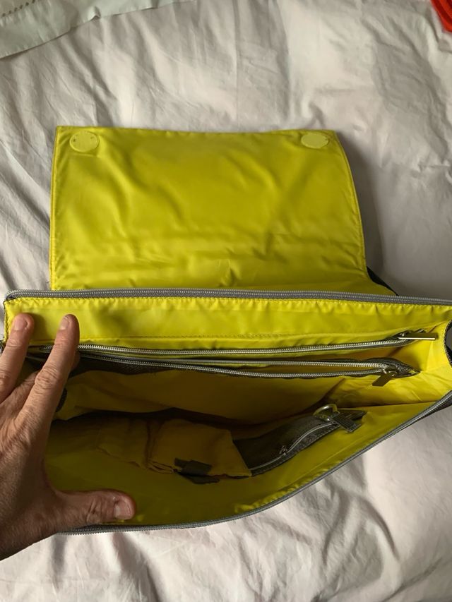 Bolso bandolera Ikea negro y gris