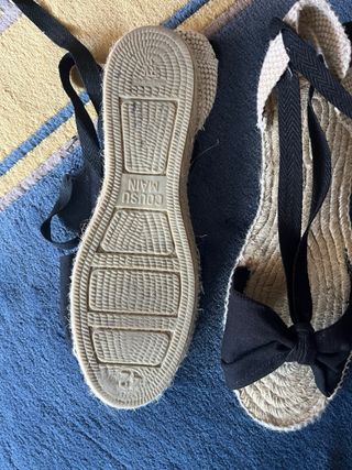 Alpargatas con lazo negro talla 42