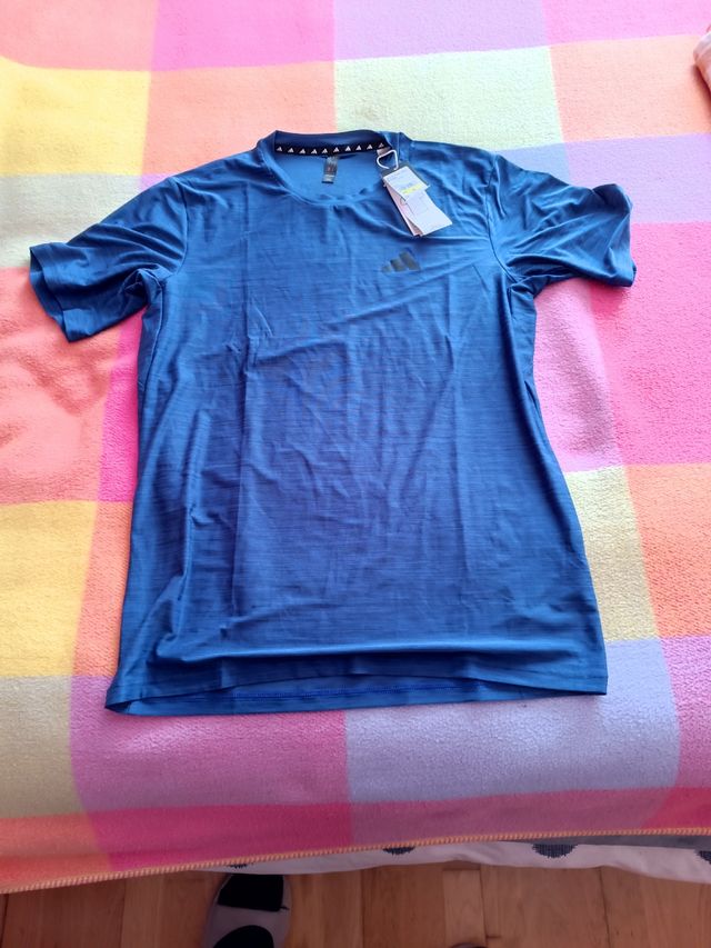 T-shirt a manica corta Adidas, nuova di zecca