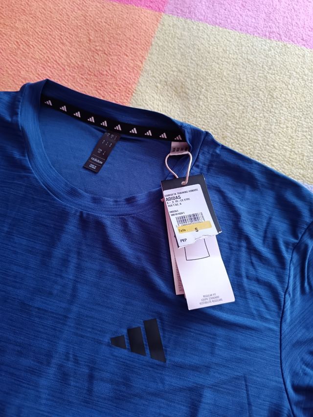 T-shirt a manica corta Adidas, nuova di zecca