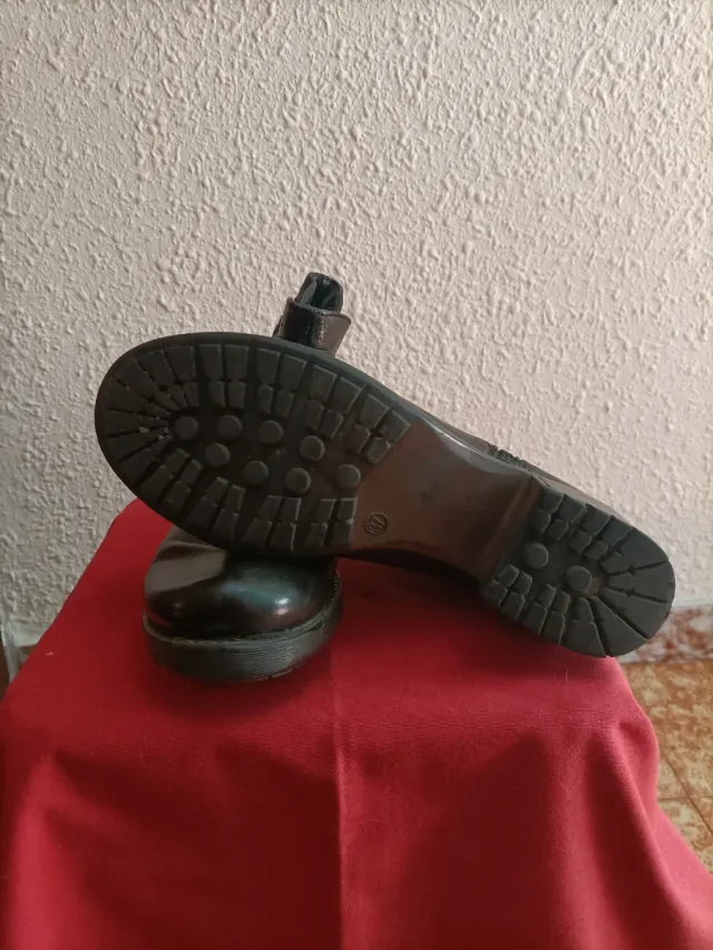 Botines de piel negros