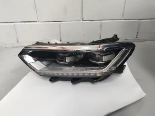 Faro Izquierdo Wolsvagen Passat Inundado