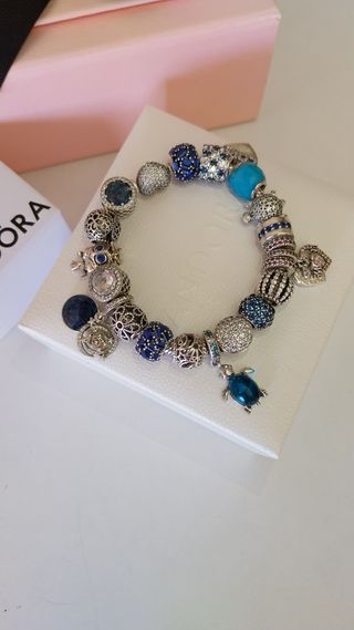 Pulsera Pandora con charms Pandora. 