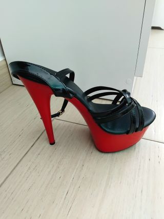 Sandalias tacón alto rojas y negras Talla 39