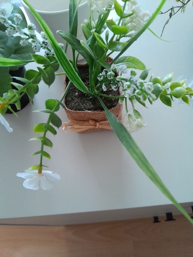 Plantas Artificiales Decorativas y tiesto