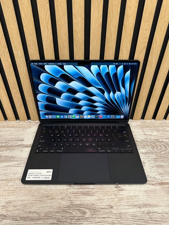 MacBook Air 13" 2022 M2 8gb 256gb SSD