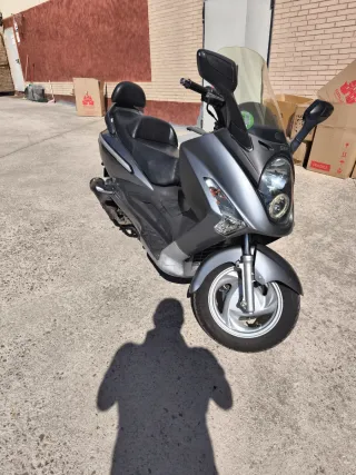 Sym GTS 125 gris