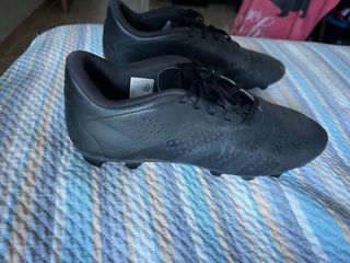 Botas de fútbol negras adidas