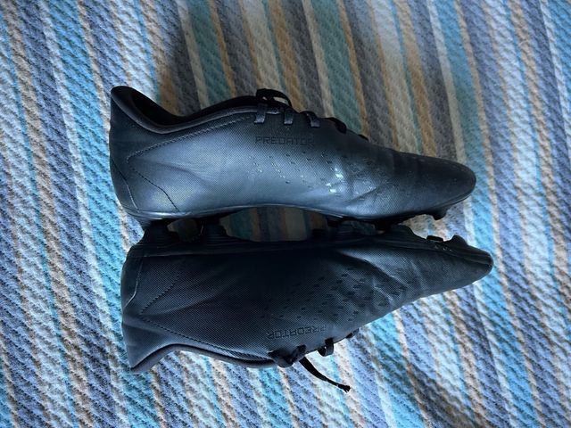 Botas de fútbol negras adidas