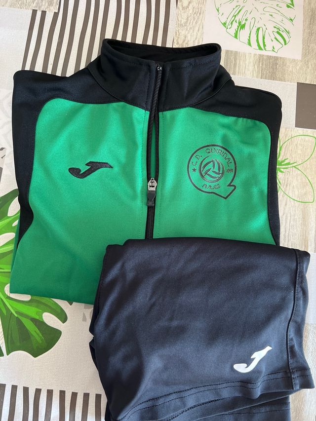 Chubasquero y 2 pantalones cortos fútbol Quirinal