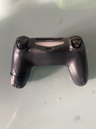 PlayStation 4 Pro (PS4 Pro) Negra  (SIN MANDOS)