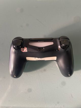 PlayStation 4 Pro (PS4 Pro) Negra  (SIN MANDOS)