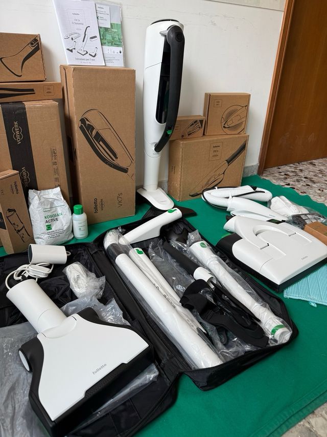 Folletto VK7s completo di TUTTI accessori GARANZIA