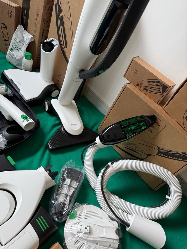 Folletto VK7s completo di TUTTI accessori GARANZIA