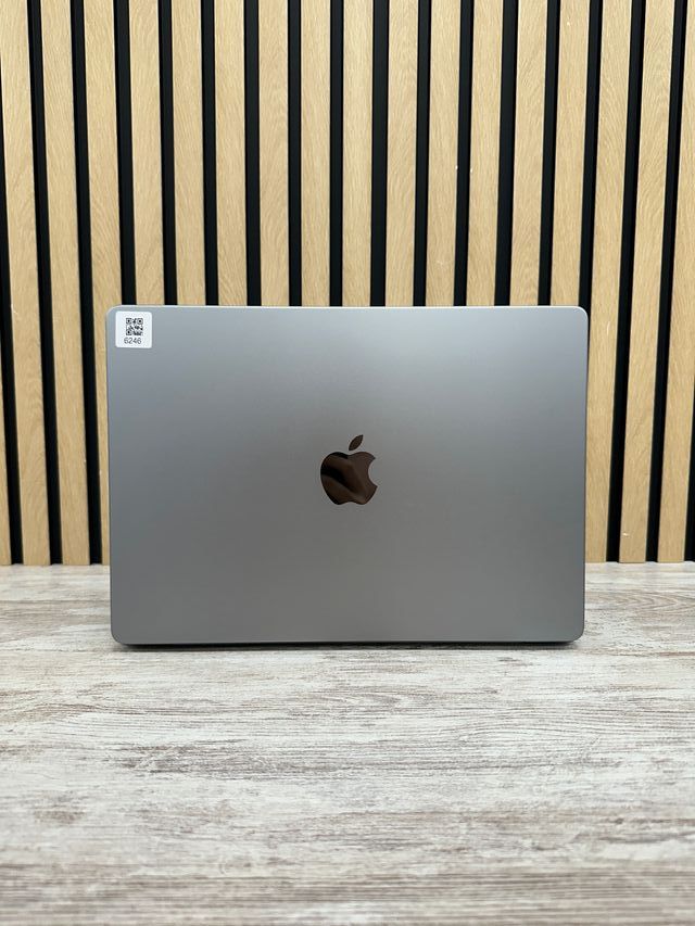 MacBook Pro 14" 2023 M3 8gb 500gb SSD