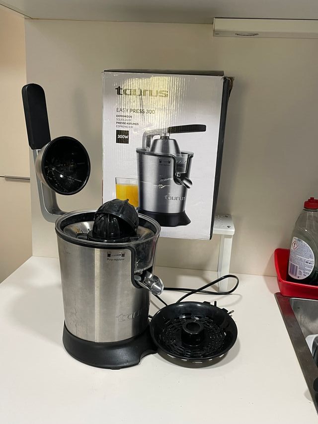 Exprimidor Eléctrico Taurus Easy Press 300