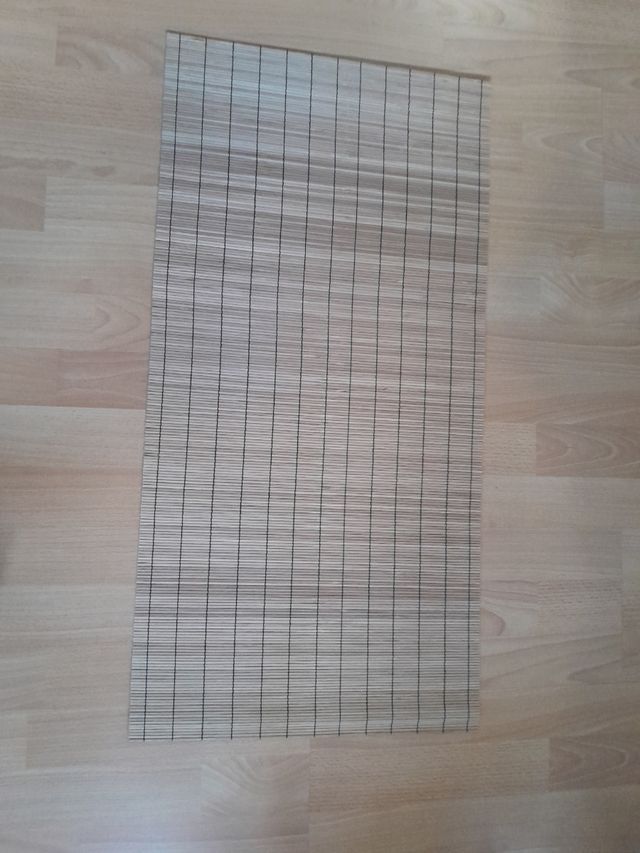 Salvamanteles de bambú beige y marrón