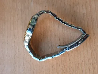 Reloj Bulova Cuarzo Dorado y Plateado
