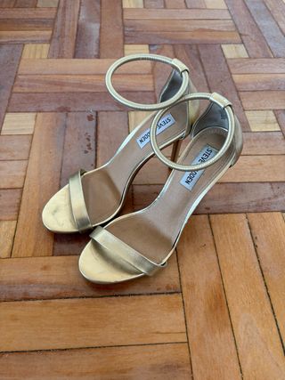 Sandalias doradas Steve Madden Talla 38