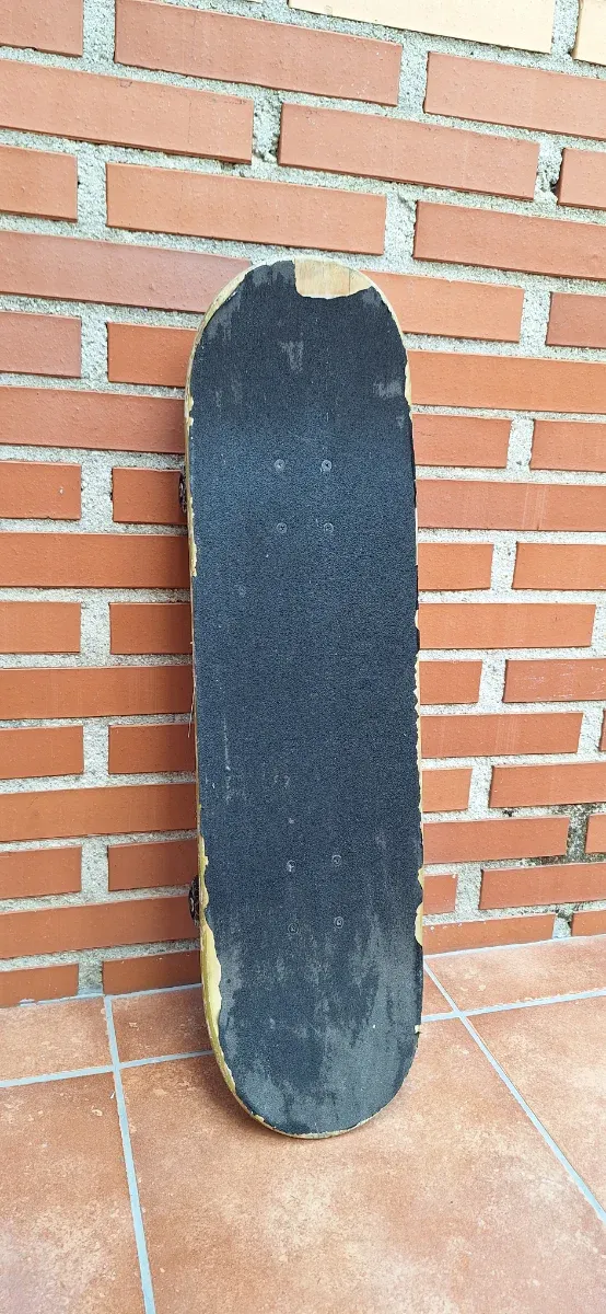 Skate Oxelo con diseño calavera