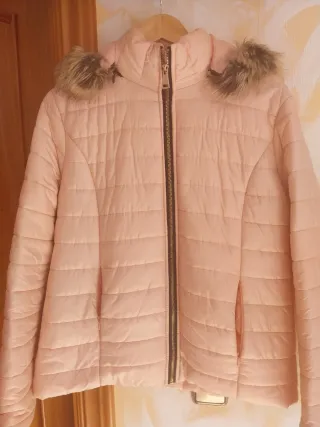 Cazadora acolchada rosa con capucha talla 42