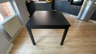 Mesa comedor extensible Ikea Bjursta negra