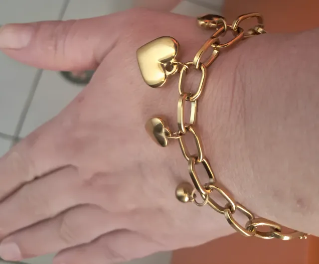 Pulsera Chapada en oro 18k,dorada con corazones.