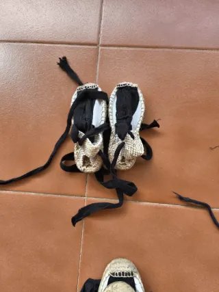 Alpargatas Baturro Beige y Negro