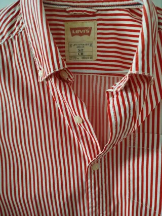 Camisa Levis Rayas Rojas Talla S