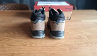 Botas de seguridad Jhayber beige y negro