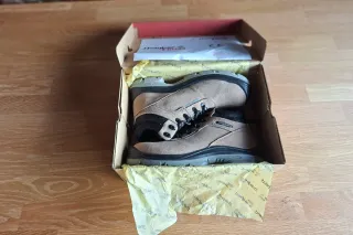 Botas de seguridad Jhayber beige y negro